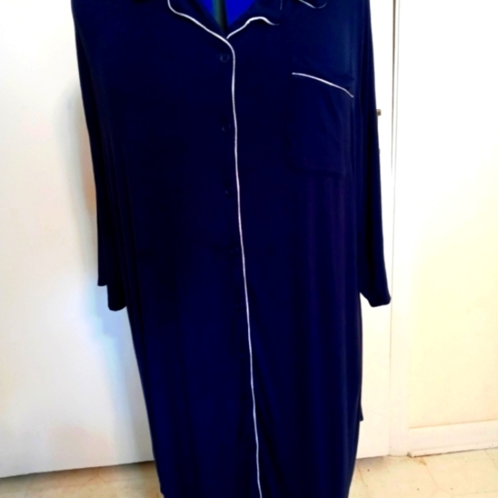 Torrid Navy With White Piping Super Soft Sleepshirt size 4
